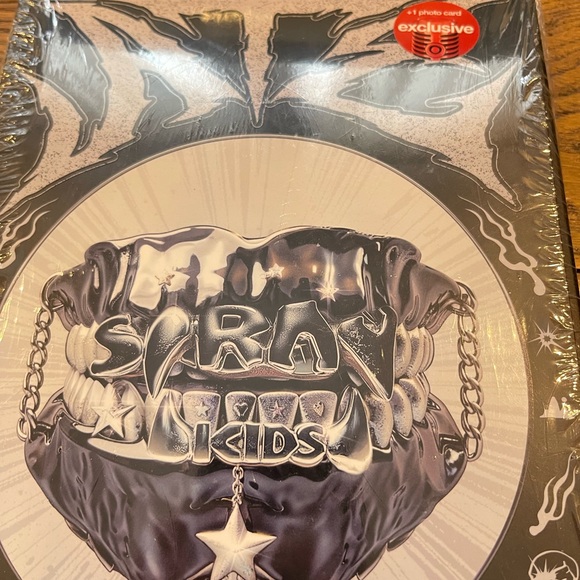 Stray Kids ATE (Chk Chk Version) 9th Mini Album - Picture 4 of 9